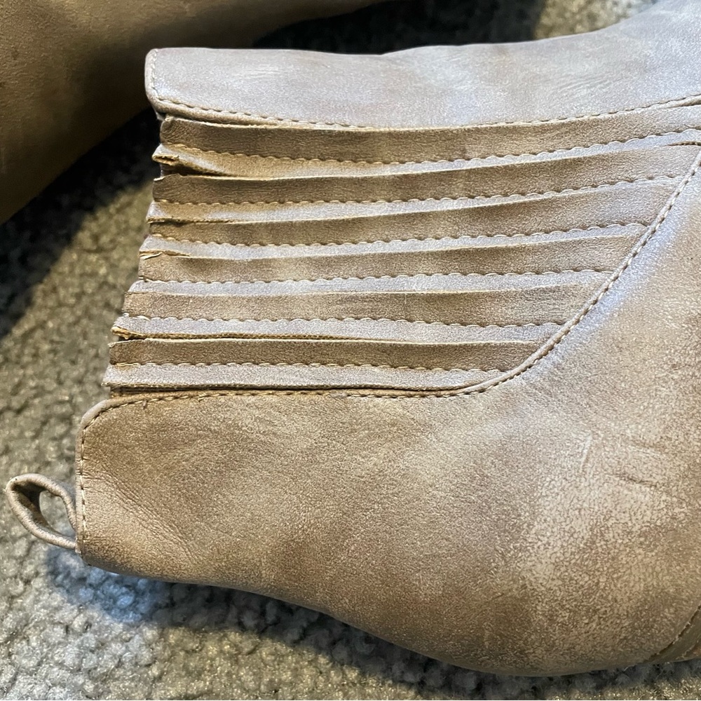 Madden Girl Suede Booties | 7.5 Women - Picture 4 of 7